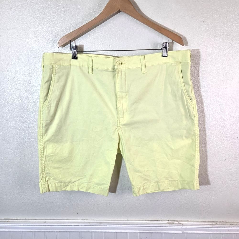 Levis XX Chino Shorts Mens 40 Yellow Standard Fit Stretch Casual Flat Front